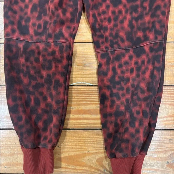 (812) +ZELLA RED &BLACK SWEATPANTS - Picture 6 of 8